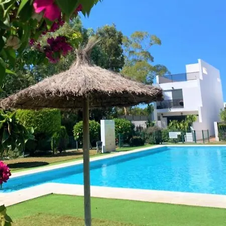 Playa Fontanilla I * קוניל דה לה פרונטרה